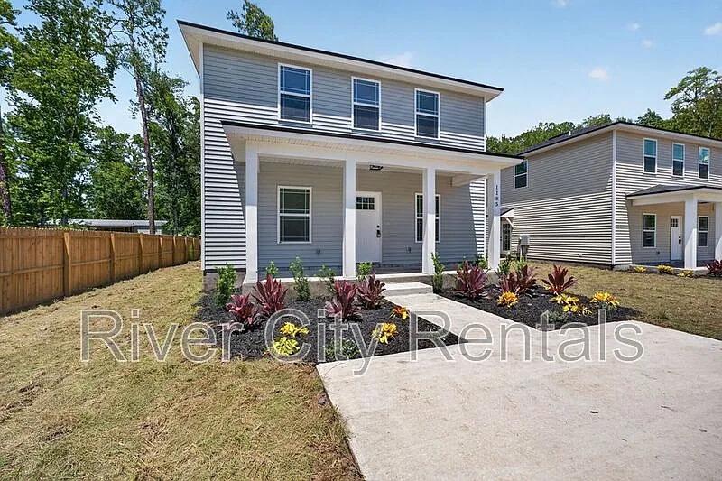 3 bed, 2.5 bath, 1691 sqft, $1,999 — Photo 2