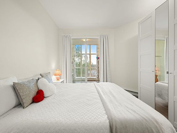 5th image of 630 Roche Point Dr #317