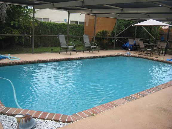 14'x30' screened in pool