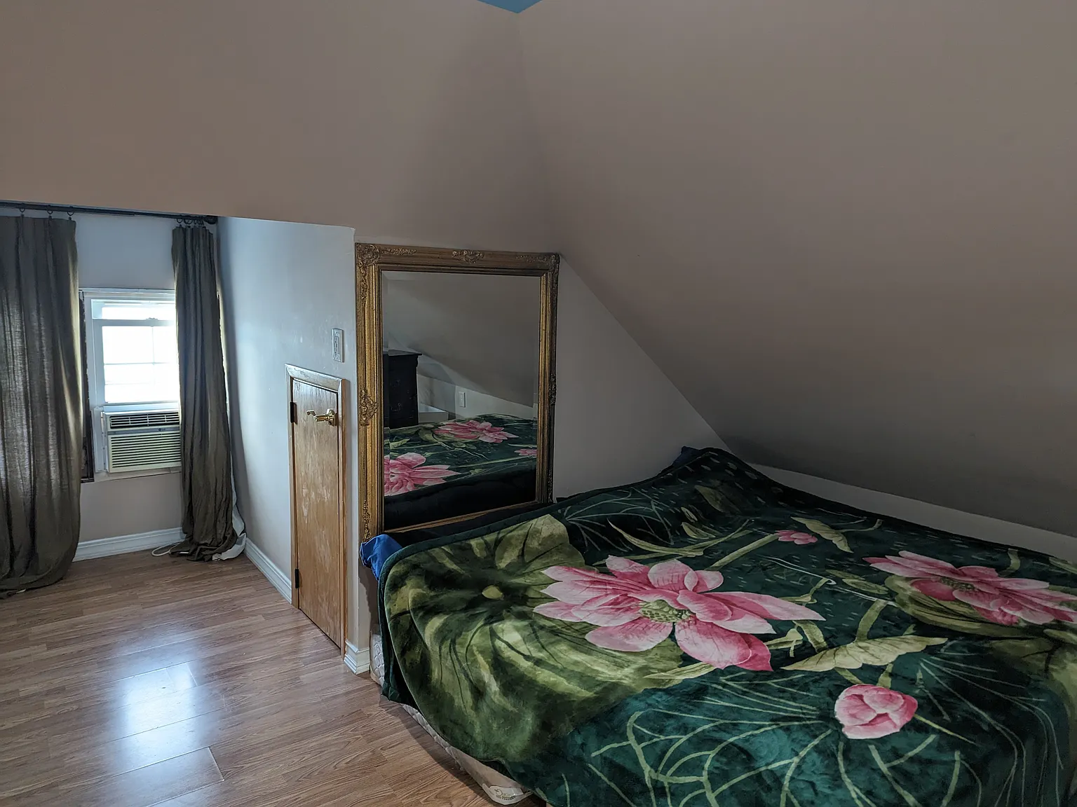 Studio, 700 sqft, $800 — Photo 2