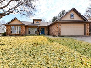 213 Springhill Dr, Hurst, TX 76054