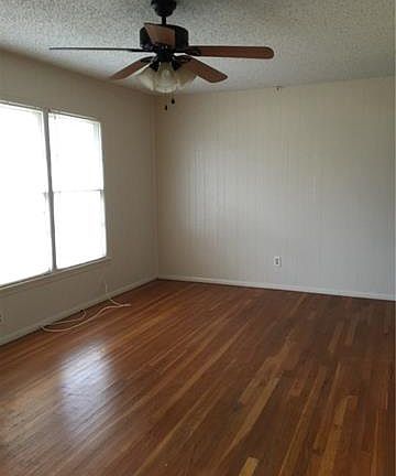 3rd image of 1917 Ballinger St