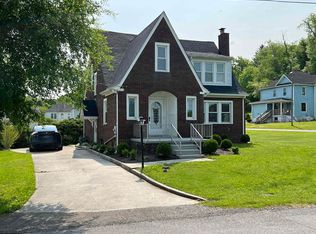 26 Maryland Ave, Elkins, WV 26241