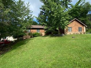 2426 Melbourne Dr, Harrisburg, PA 17112