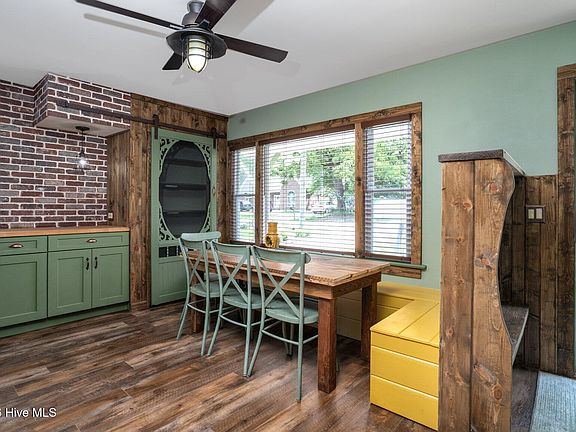 5th image of 209 E Franklin Street