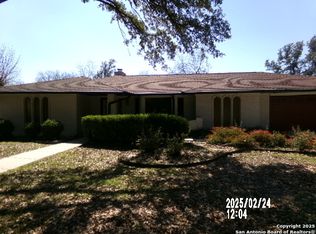518 Sunhaven Dr, Windcrest, TX 78239