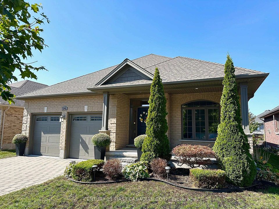 1st image of 696 Bennett Cres