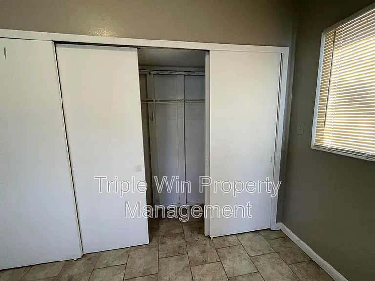410 Ridge Dr — Photo 16