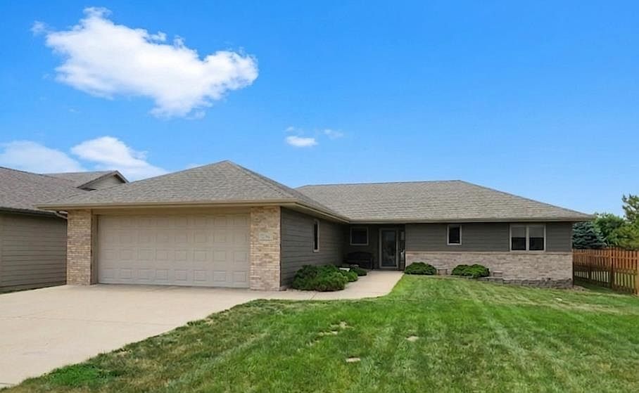 1st image of 2701 Abbott Dr