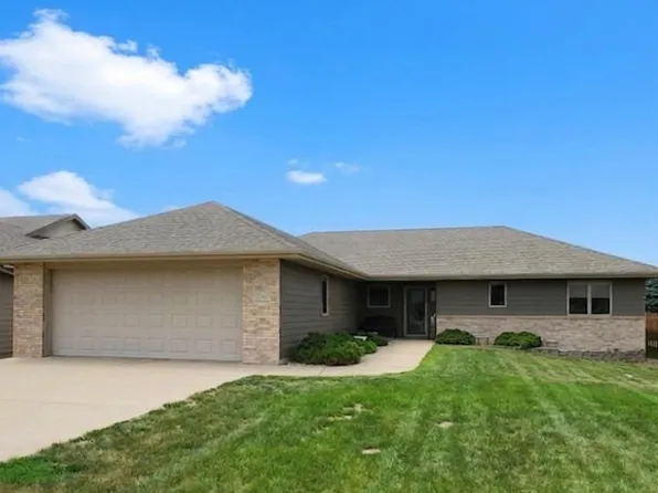 2701 Abbott Dr, Yankton, SD 57078