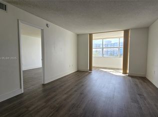 1300 NE Miami Gardens Dr APT 517E, Miami, FL 33179