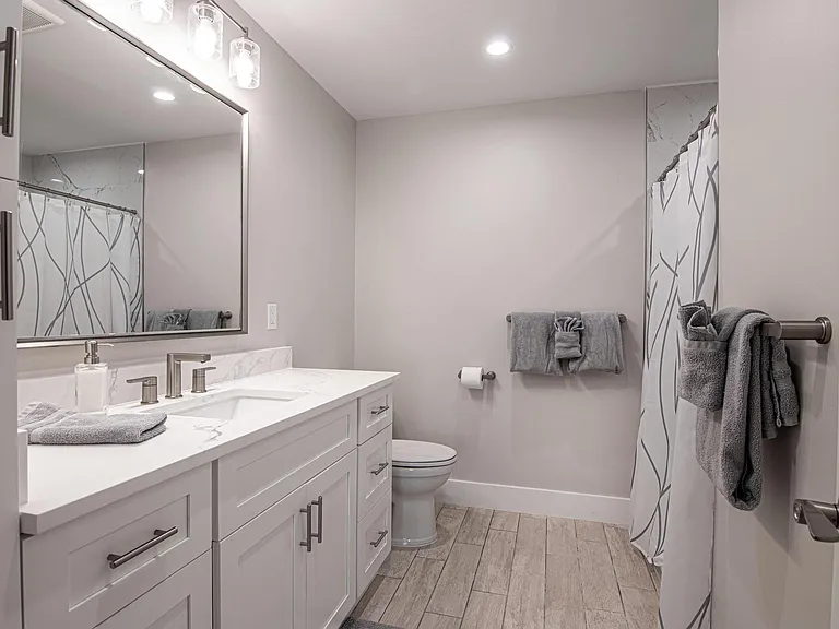 830 SW Santa Barbara Pl — Photo 10