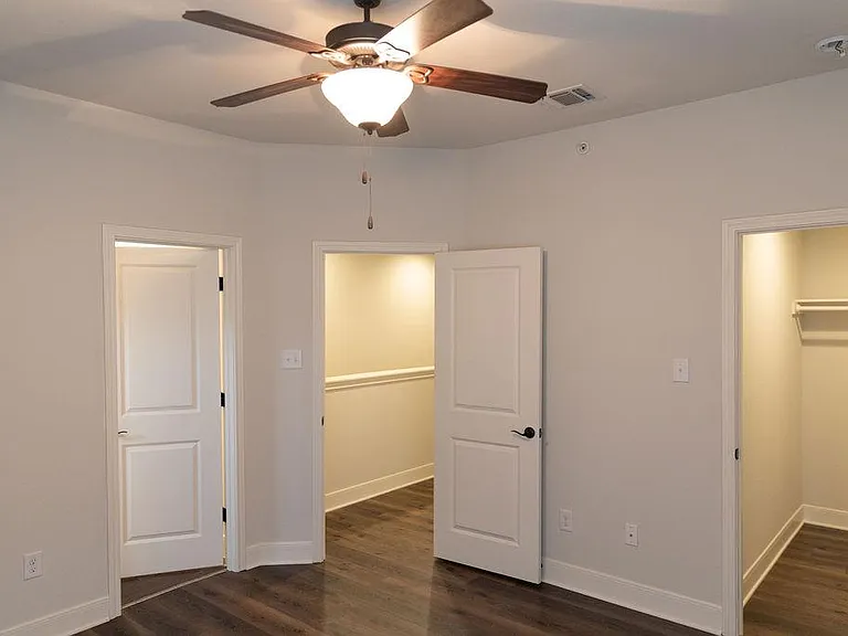 6307 Melanzane Ave #1 — Photo 14