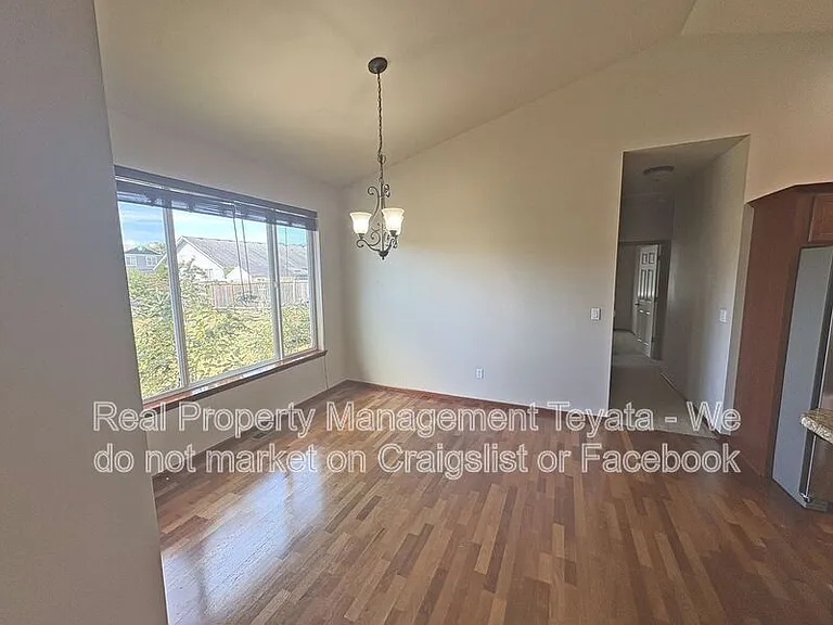 4884 Dory Ct — Photo 5