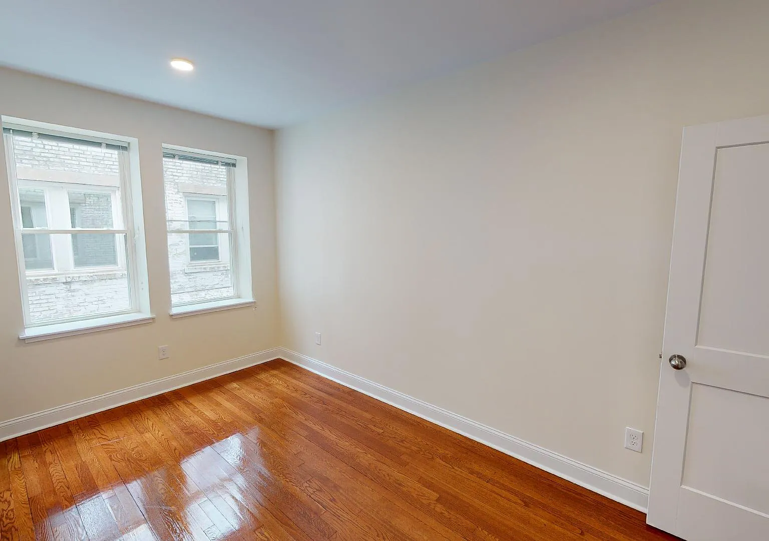 2 bed, 800 sqft, $3,325 — Photo 4