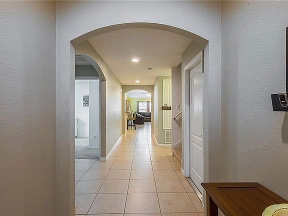 3rd image of 417 Millwood Pl