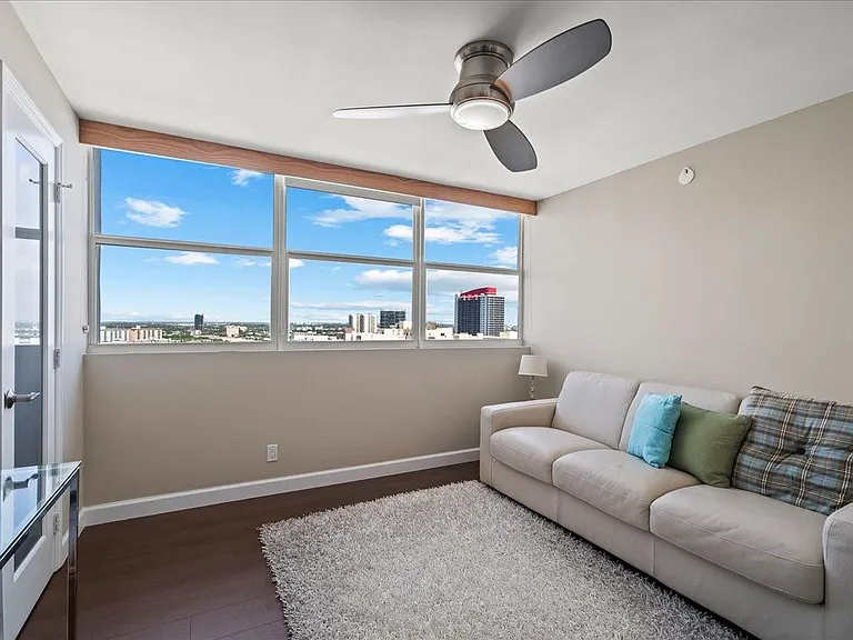 1890 S Ocean Dr #Penthouse 4 — Photo 24
