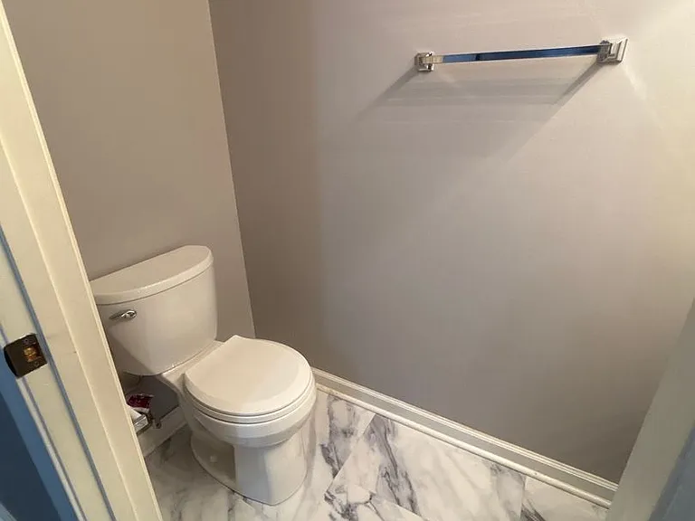 317 Bainbridge Dr #N — Photo 10
