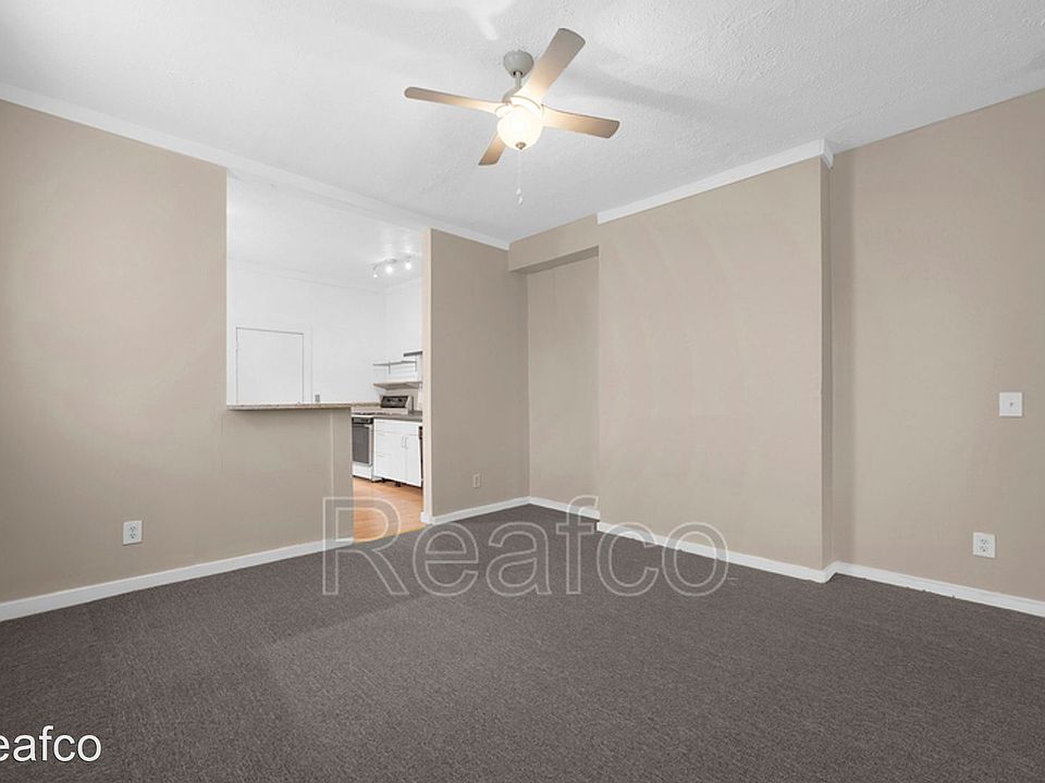 1st image of 946 E Rich St