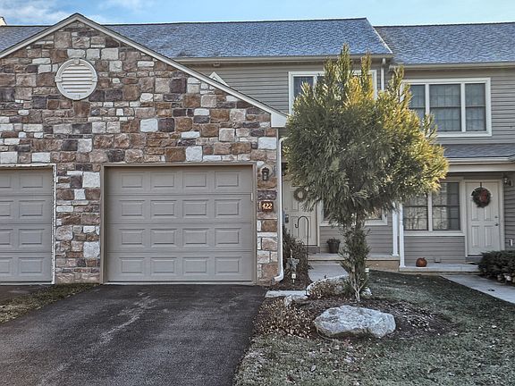 2nd image of 422 Alexandria Ct
