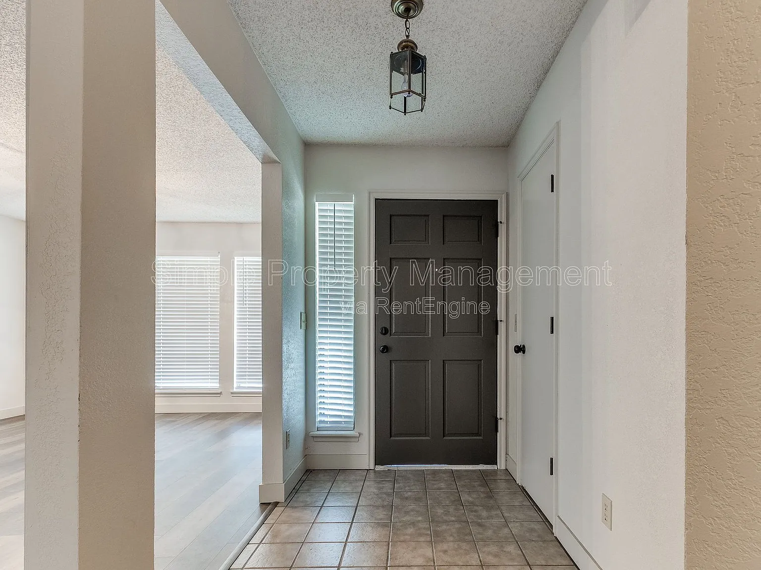 3 bed, 2.0 bath, 1980 sqft, $1,795 — Photo 3