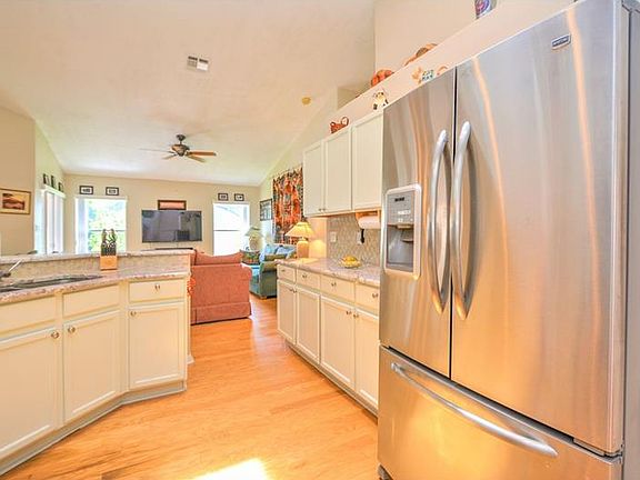 4th image of 16132 Palmetto Hill St