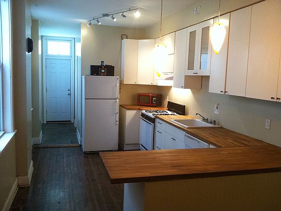 2nd image of 2216 Jefferson St