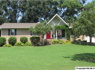 80 Montclair Dr, Gadsden, AL 35901