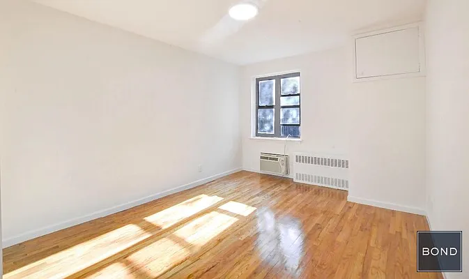 Rented by Bond New York | media 9