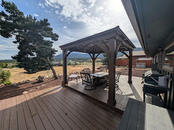 2nd image of 15985 Thompson Ln