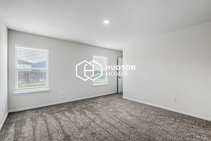 3009 Gillespie Ct — Photo 8
