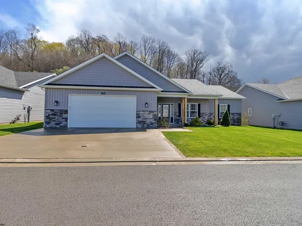 214 Crimson Ln, Bridgeport, WV 26330