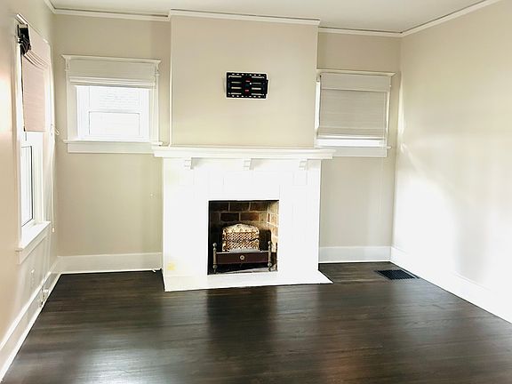 4th image of 2227 Tyler Ln Unit 1