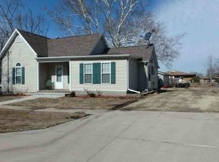 210 W Market St, Lisbon, IA 52253