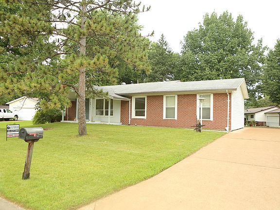 3rd image of 2555 Yorkshire Dr