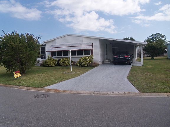 2nd image of 927 Oleander Cir