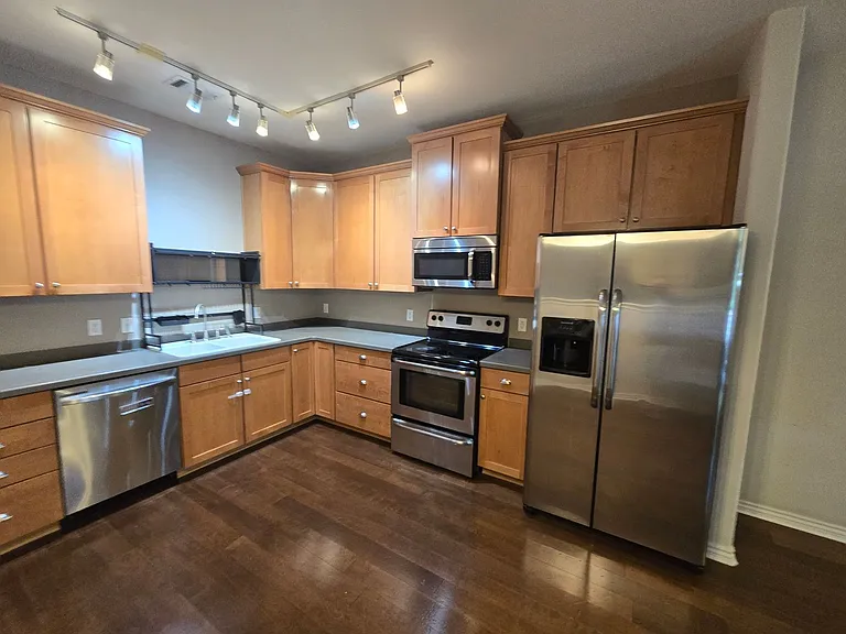 3601 E 103rd Cir #B13 — Photo 2
