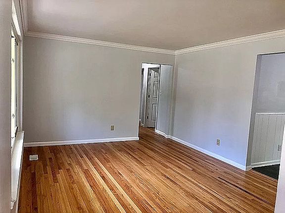 5th image of 17216 Robert St