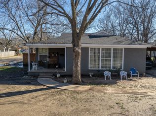 1012 Davis St NW, Ardmore, OK 73401