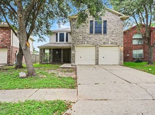 2875 Pebble Canyon Ln, Dickinson, TX 77539