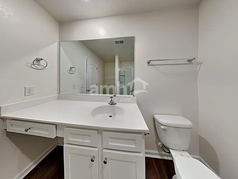 2054 Southlea Dr — Photo 14