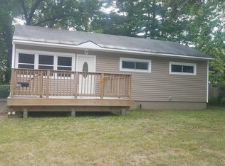20 Tattersall Ln, Albany, NY 12205