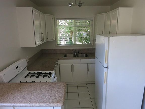 4th image of 1418 Maple St APT C