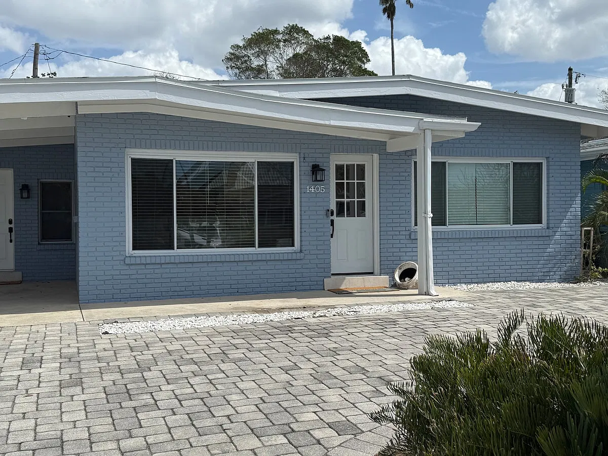 2 bed, 967 sqft, $5,000 — Photo 2