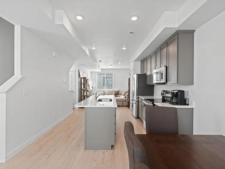 1146 S Redwood Rd #H-801 — Photo 10