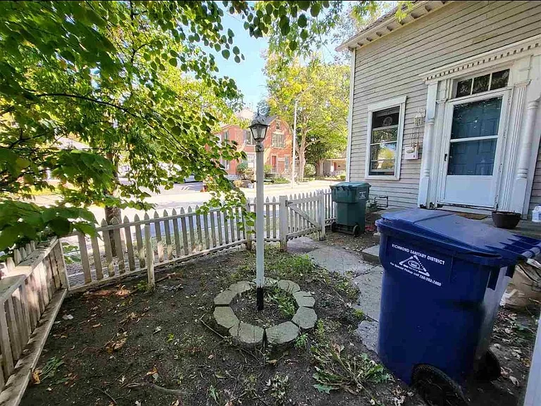 1109 S A St — Photo 37