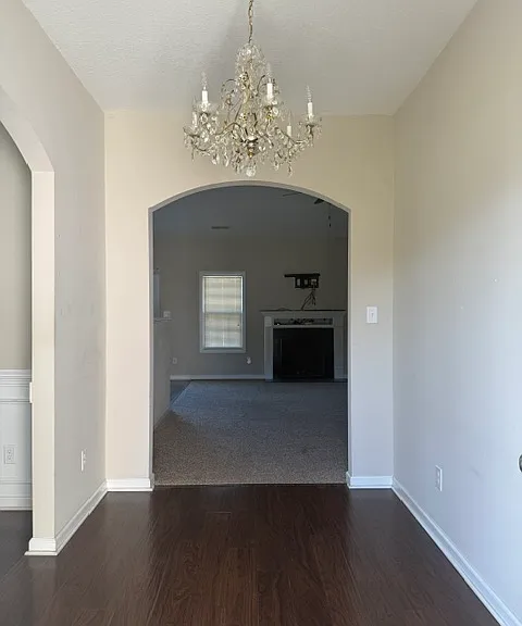 705 Stafford Ln — Photo 2