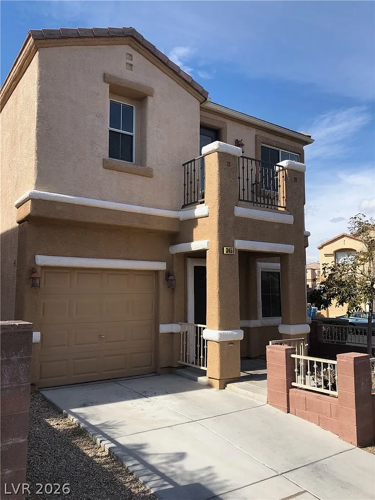 2 bed, 2.5 bath, 1165 sqft, $1,645 — Photo 1
