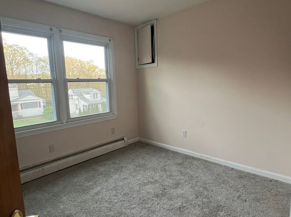 69 Morris St, Naugatuck, CT 06770