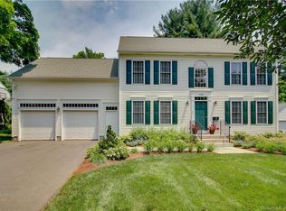 154 Ridgewood Rd, West Hartford, CT 06107